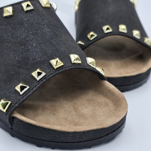 NWOT Dirty Laundry by Chinese Laundry Qiana Slide Sandals, Black/Gold Studs Sz 6 - Picture 2 of 9